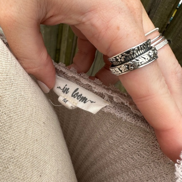 In Loom The Way You Move Mixed Media Boho Bandana Waffle Knit Loose Fit Top - Picture 13 of 16